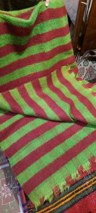 Китеници, пътеки, валяни и родопски одеяла