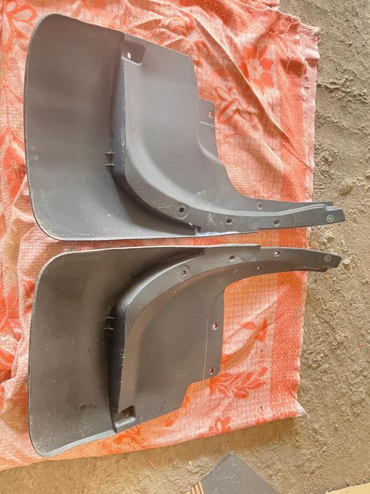 Продам брызговики Лексус 570