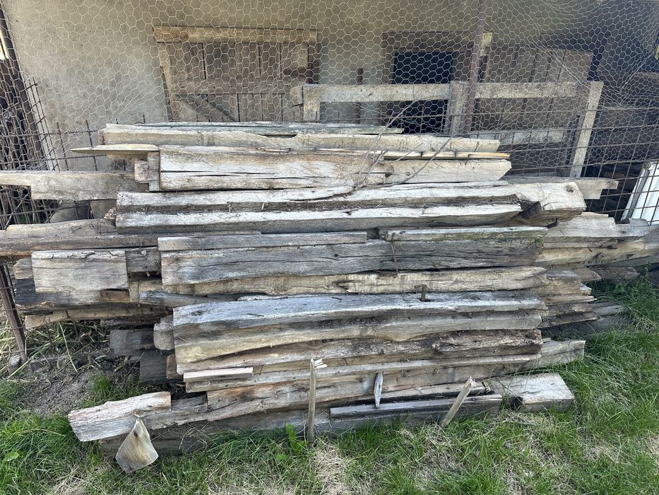 Vand grinzi  din lemn vechi !!!