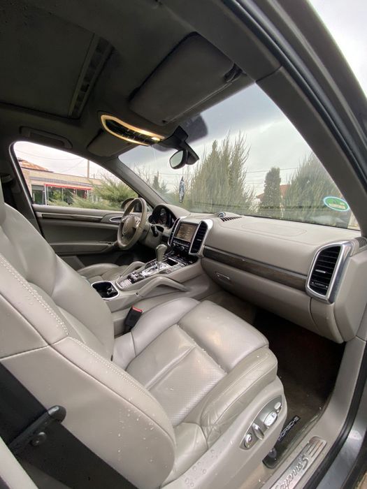 Porsche cayenne S 4,8i 400cp v8 avariat /lovit
AVARIATA CONFORM FOTO (