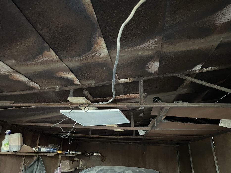 Продам гараж 5,5м на 3м