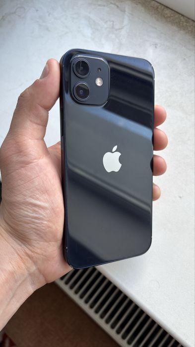 Продам IPhone 12,64 гб
