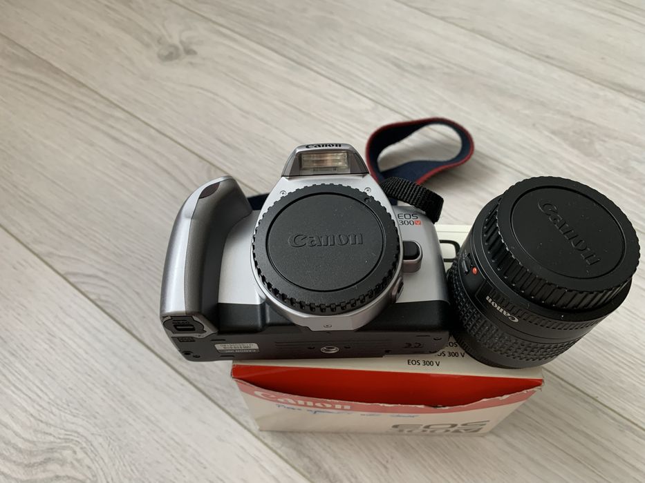Aparat foto cu film Canon 300 V