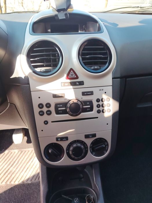 Opel Corsa D 1.2 16V  2009