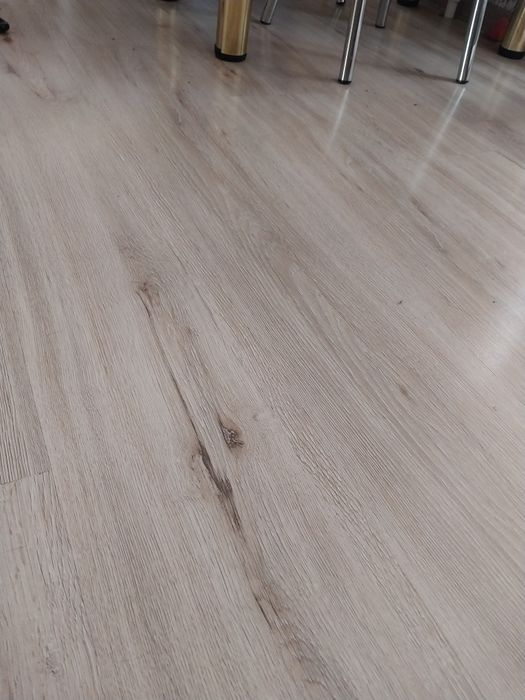 Ламинат б/у 54кв.м. Пролежал недолго.