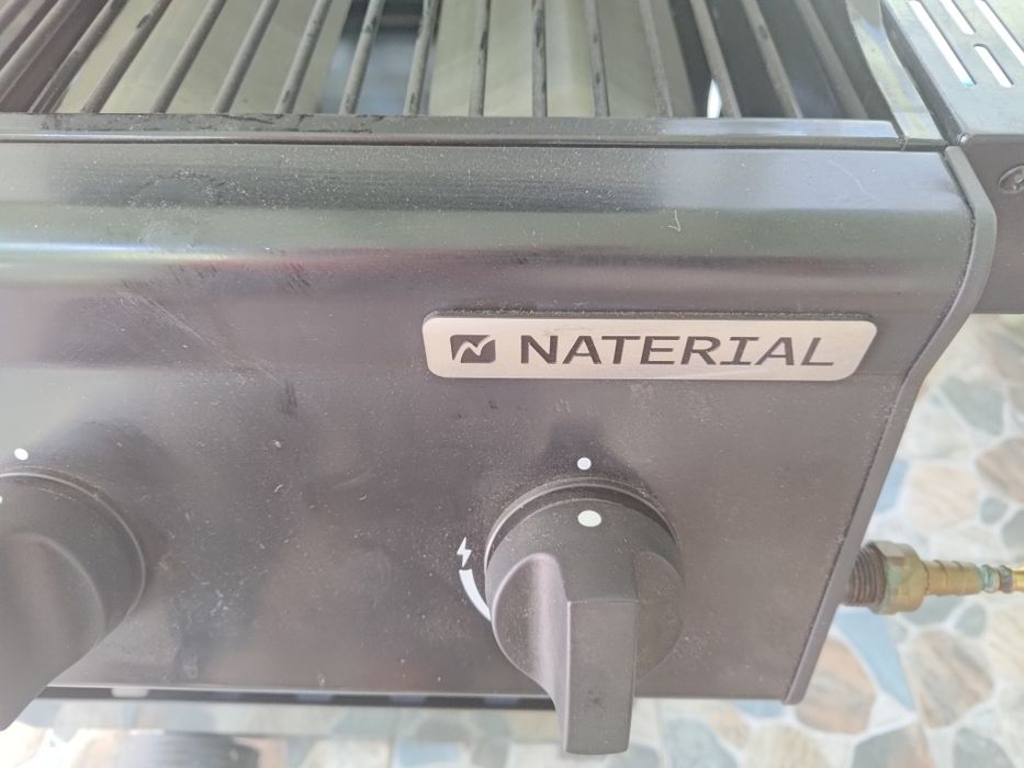 Vând grătar Naterial cu 3 arzatoare