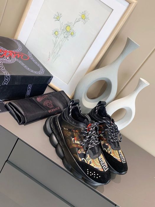 Încălțăminte Versace