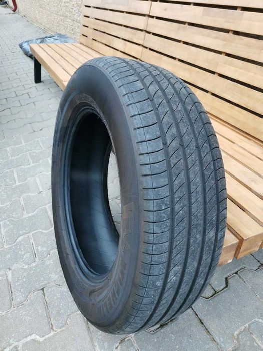 SET 4 Anvelope noi de vara Michelin Primacy 4 215/65/R17