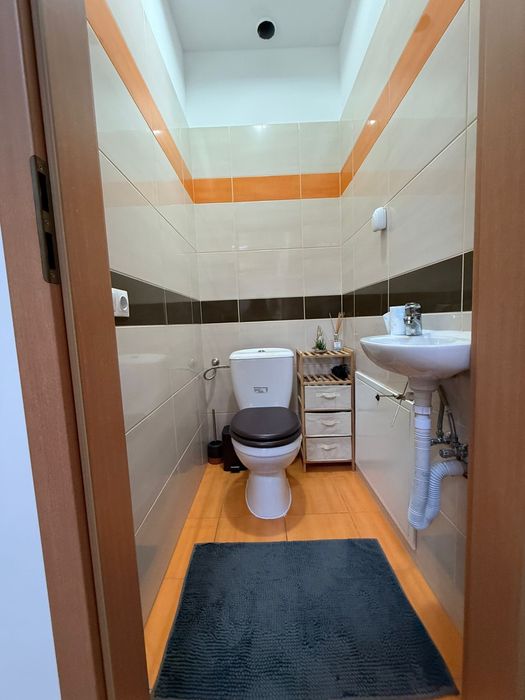Apartament 3 camere, 80 mp, parcare proprie, Strada Colinelor