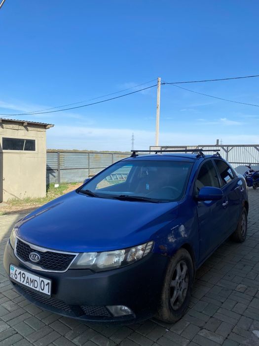 продам Kia cerato 2012 года