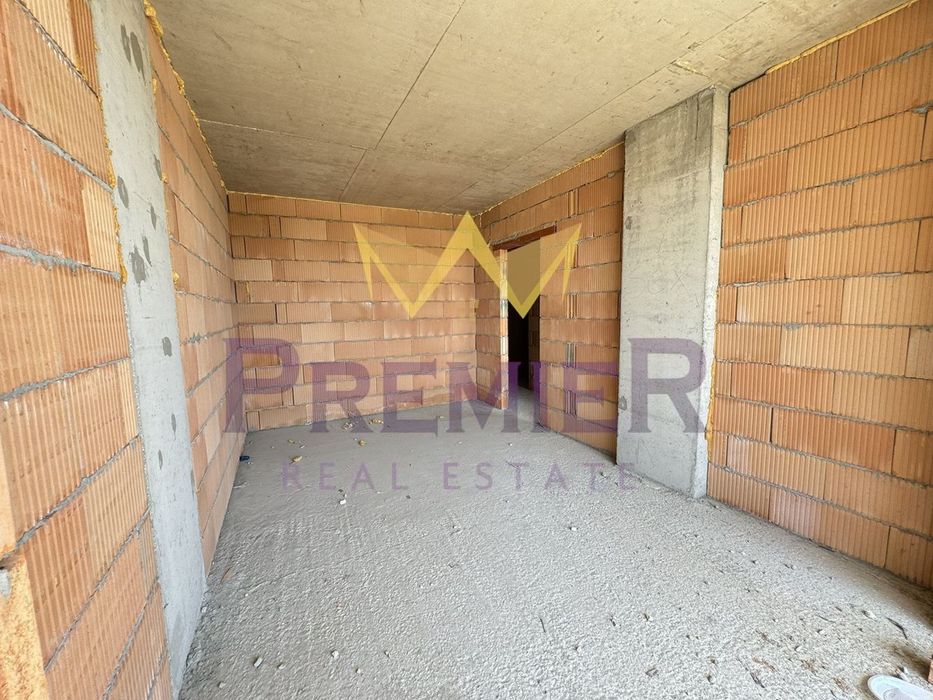 Продава се Тристаен апартамент в Варна, Победа - 83 кв.м за 1802 €/кв.м - Снимка #5