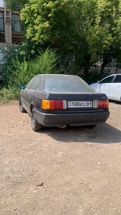Продам Ауди 80. 1.8 карб