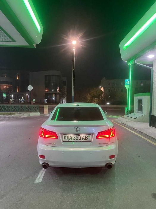 Lexus is300 | В хорошем состоянии