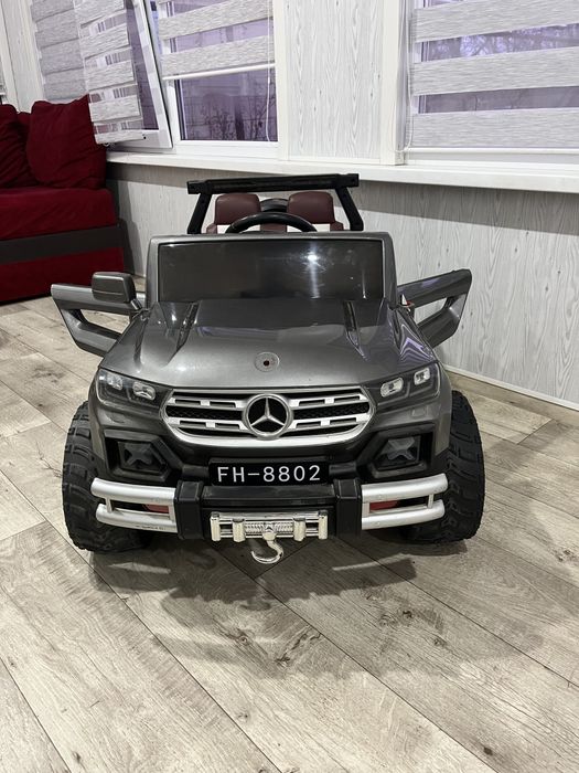 Продам детскую машину