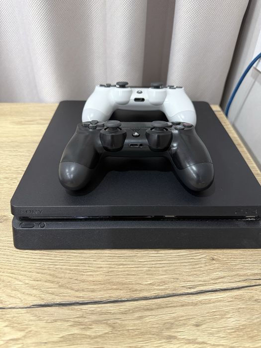 Продам PS4 Slim 500gb+18 дисков