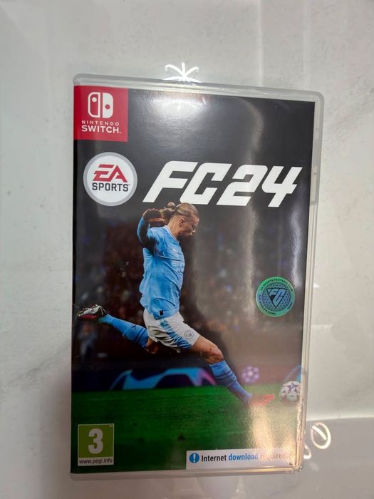 Nintendo Switch OLED (64GB) + 256GB MicroSD + EA FC 24 – Пълен комплект, КАТО НОВ!