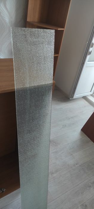 Продам стекло на дверь