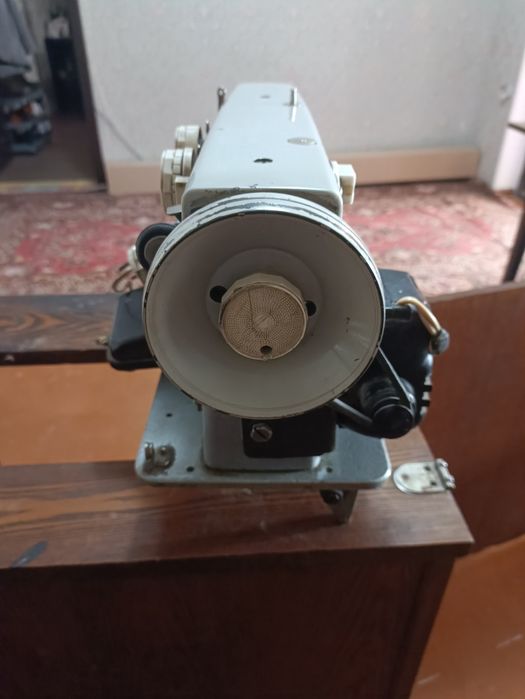 Продаётся швейная машинка чайка 3 состояние рабочее.