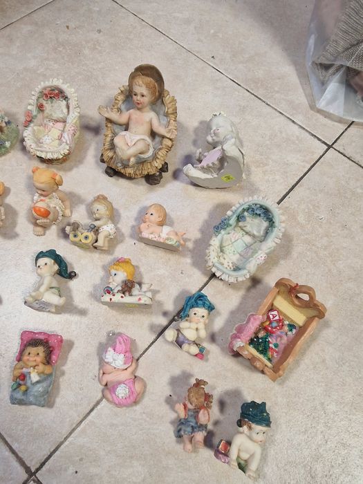 Играчки бебета и кукли