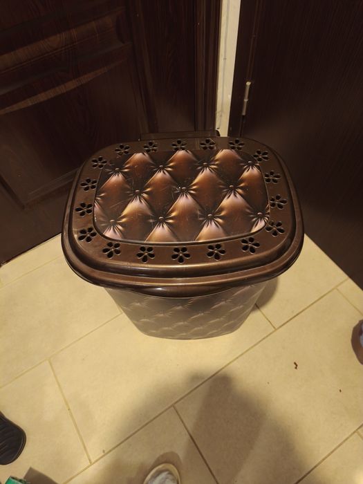 Нощни шкафчета, и етажерка