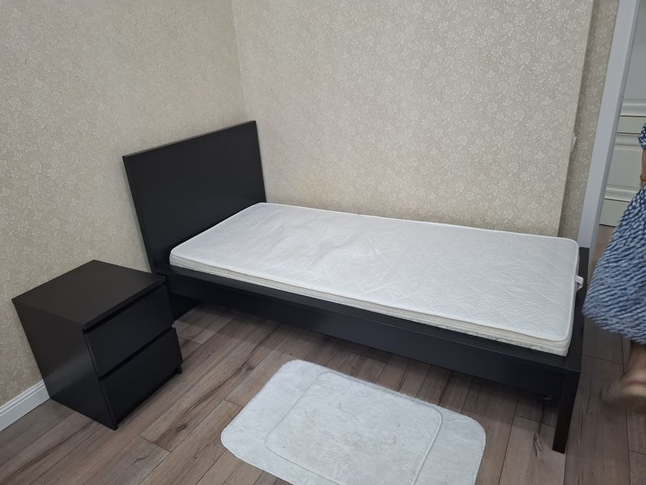 Кровать с тумбой