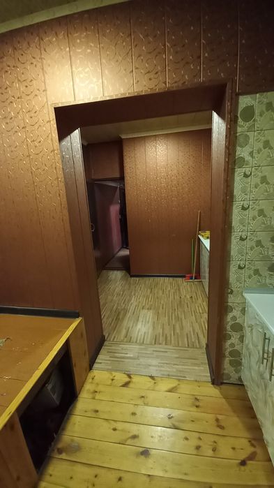 Квартира сотилади шарк 1 да