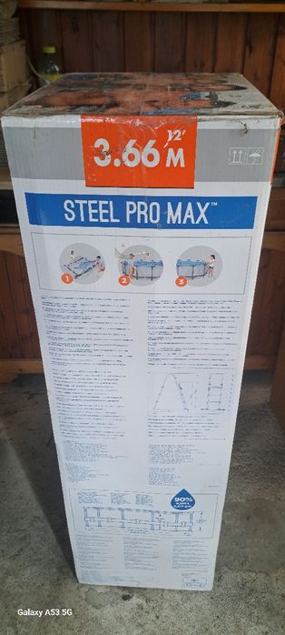 vând piscina din imagine