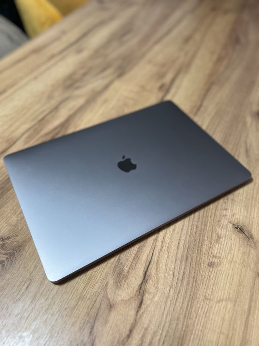 Apple Macbook Pro 2019~16inch~touchbar~