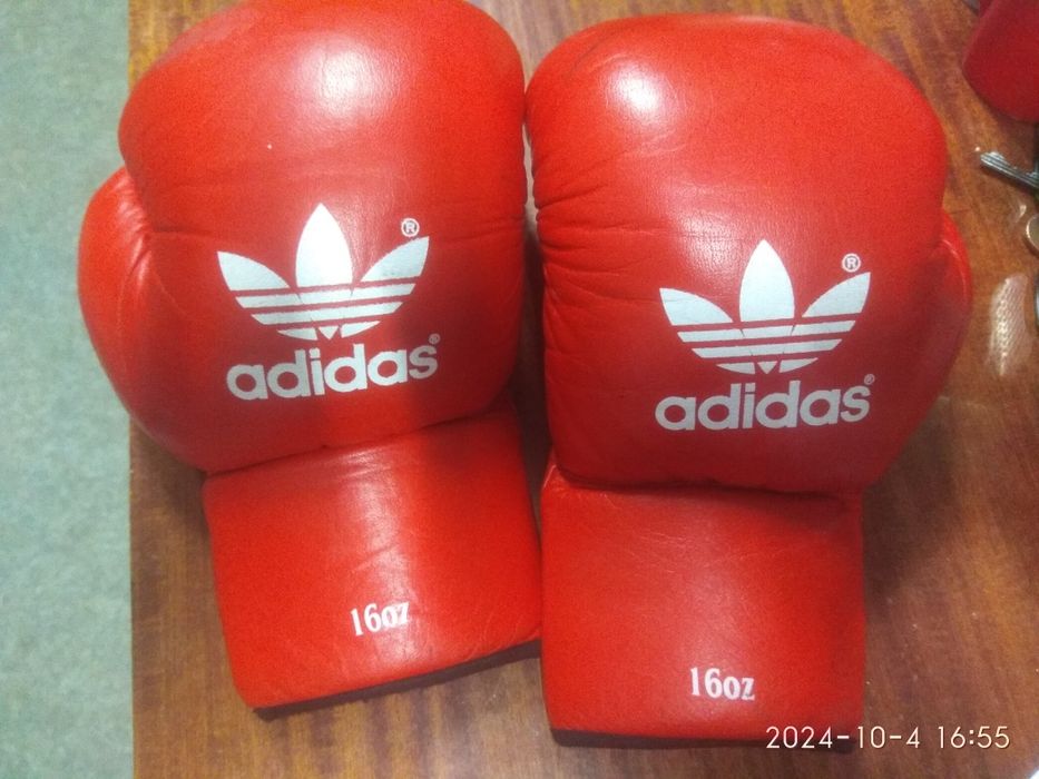 Шахтинск Перчатки боксерские взрослые б/у в хорошем состоянии