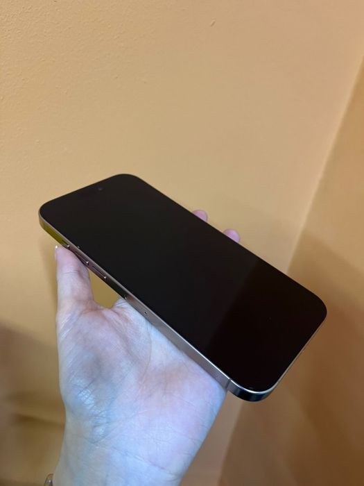 Продам Iphone 16pro max