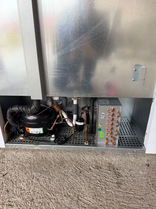 Професионален вертикален фризер NordCap – отлично запазен