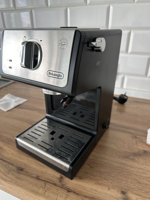 Кофеварка DELONGHI отличное состояние