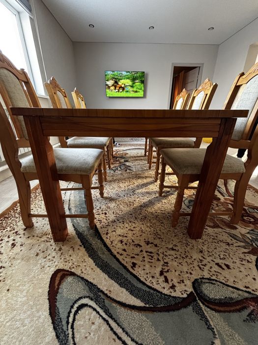 Стол со стульями