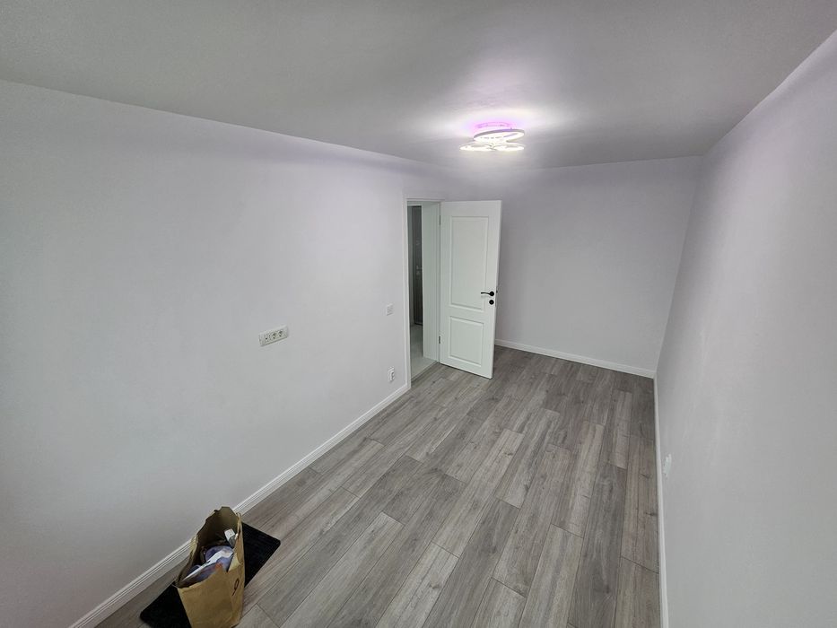 Apartament 3 camere, 57 mp, semidecomandat, Cina