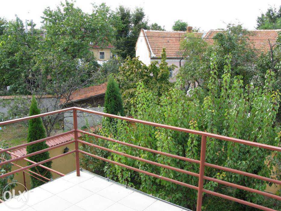 Vand vila deosebita cartierul functionarilor