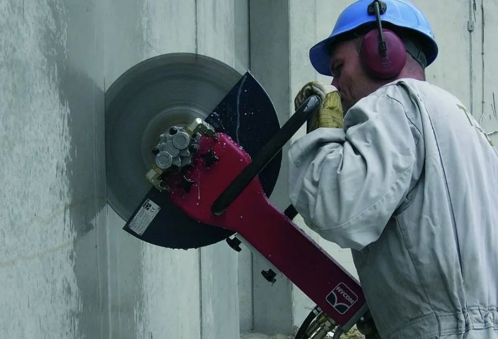 Битон кесиш ва тешиш хизмати