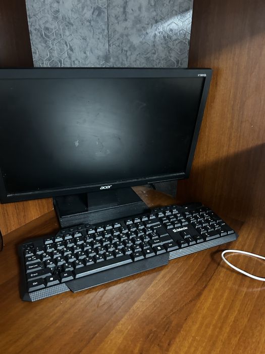 Продам компьютер вместе со столом