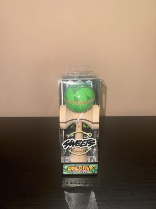 Kendama Sweets Turbo Shape GEM Emerald CF Sticky Clear Noua in Cutie
