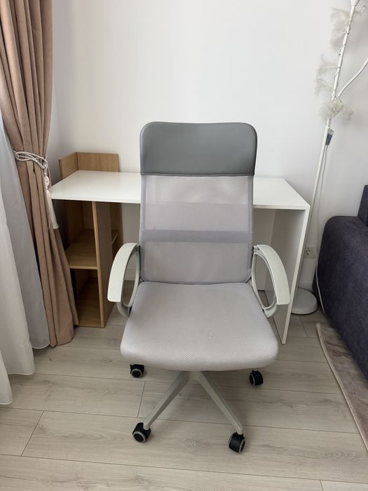 Birou + scaun ergonomic