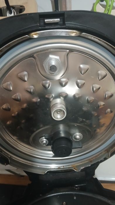 Мултикукър PHILIPS за 120лв