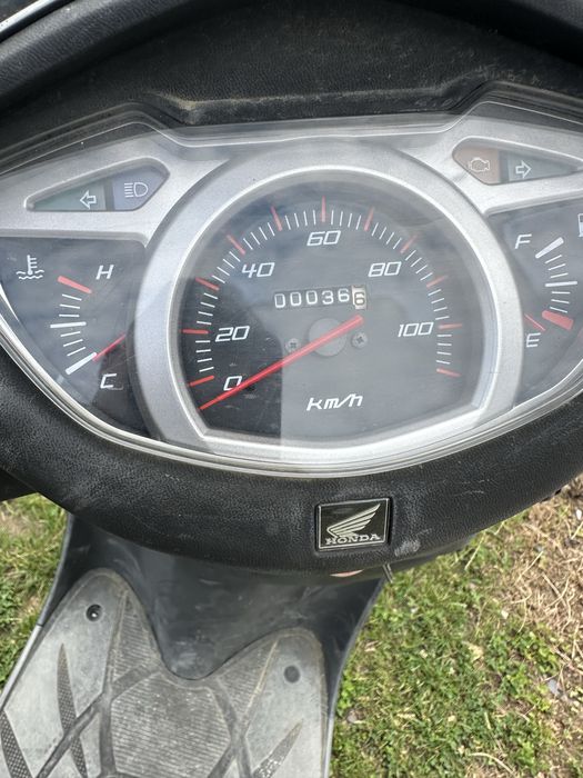 Motoscuter honda lead 110 nou