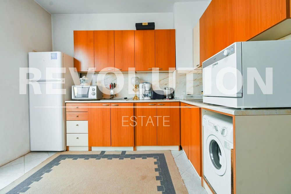 Двустаен апартамент в Център