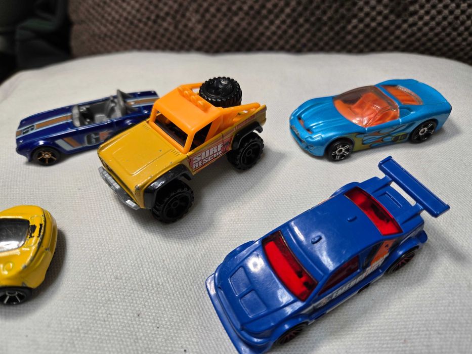Лот колички Hot Wheels 7бр за 30лв.
