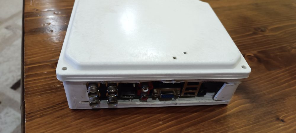 Продавам камера 2mp+платка за видео наблюдение