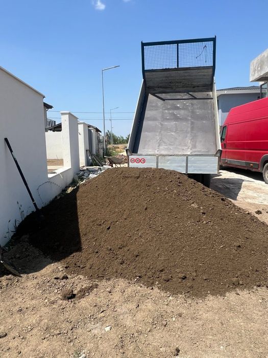 Vand Pamant de gradina special maruntit sortat  pentru  spatii verzi