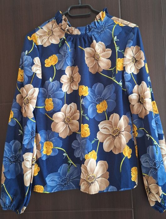 Дамски ризи 5 лв за брой