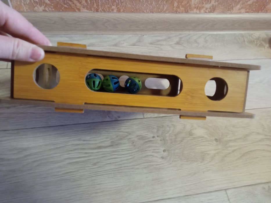 Игра для котика с мячиками