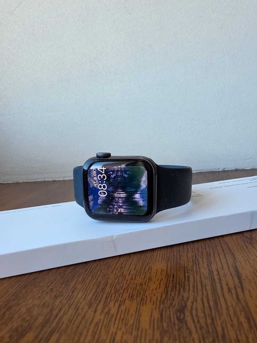 Продам Apple Wotch SE