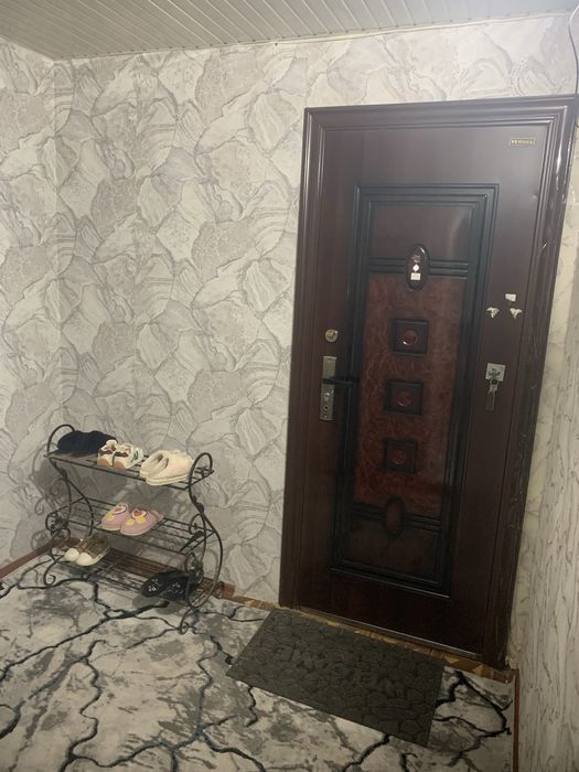 Kvartira sotiladi 2-xonali