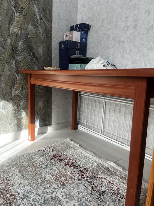 Стол кухонный в хорошем сост